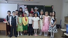 Сыйныфыбызга Яна ел бэйрэменэ Кыш бабай белэн Кар кызы килде.